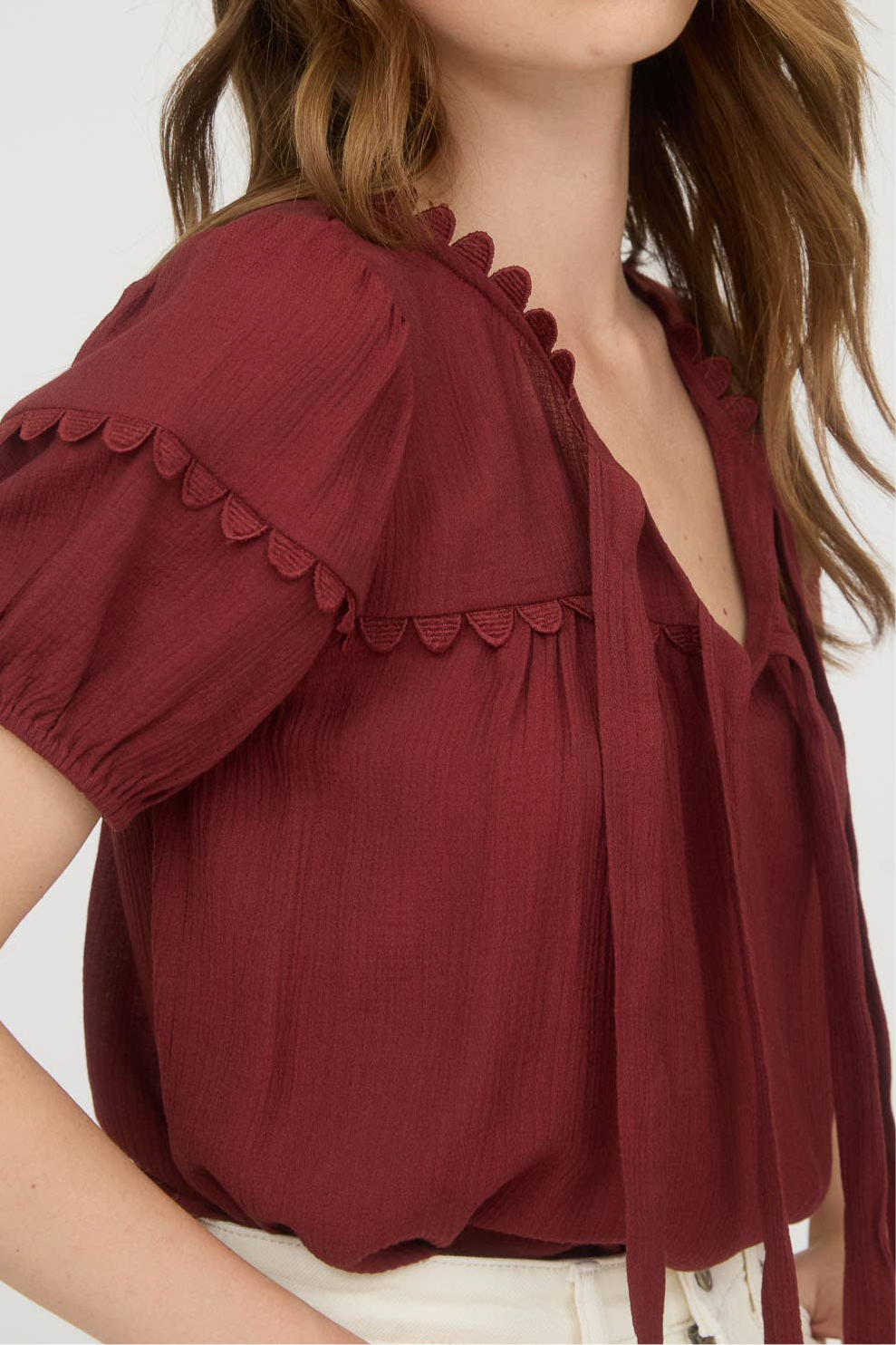 SCALLOP TRIM FRONT TIE DETAIL PUFF SLEEVE TOP