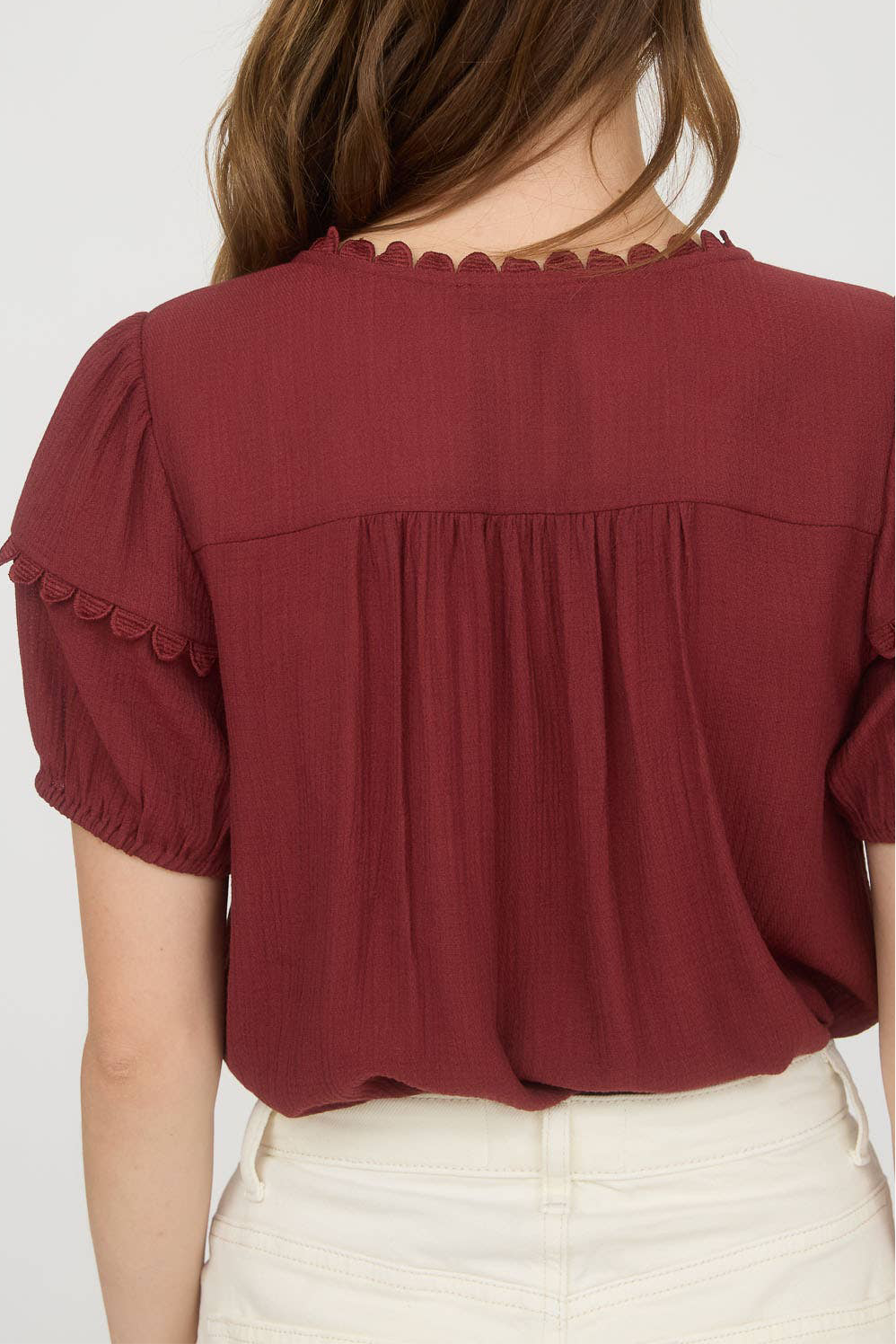 SCALLOP TRIM FRONT TIE DETAIL PUFF SLEEVE TOP
