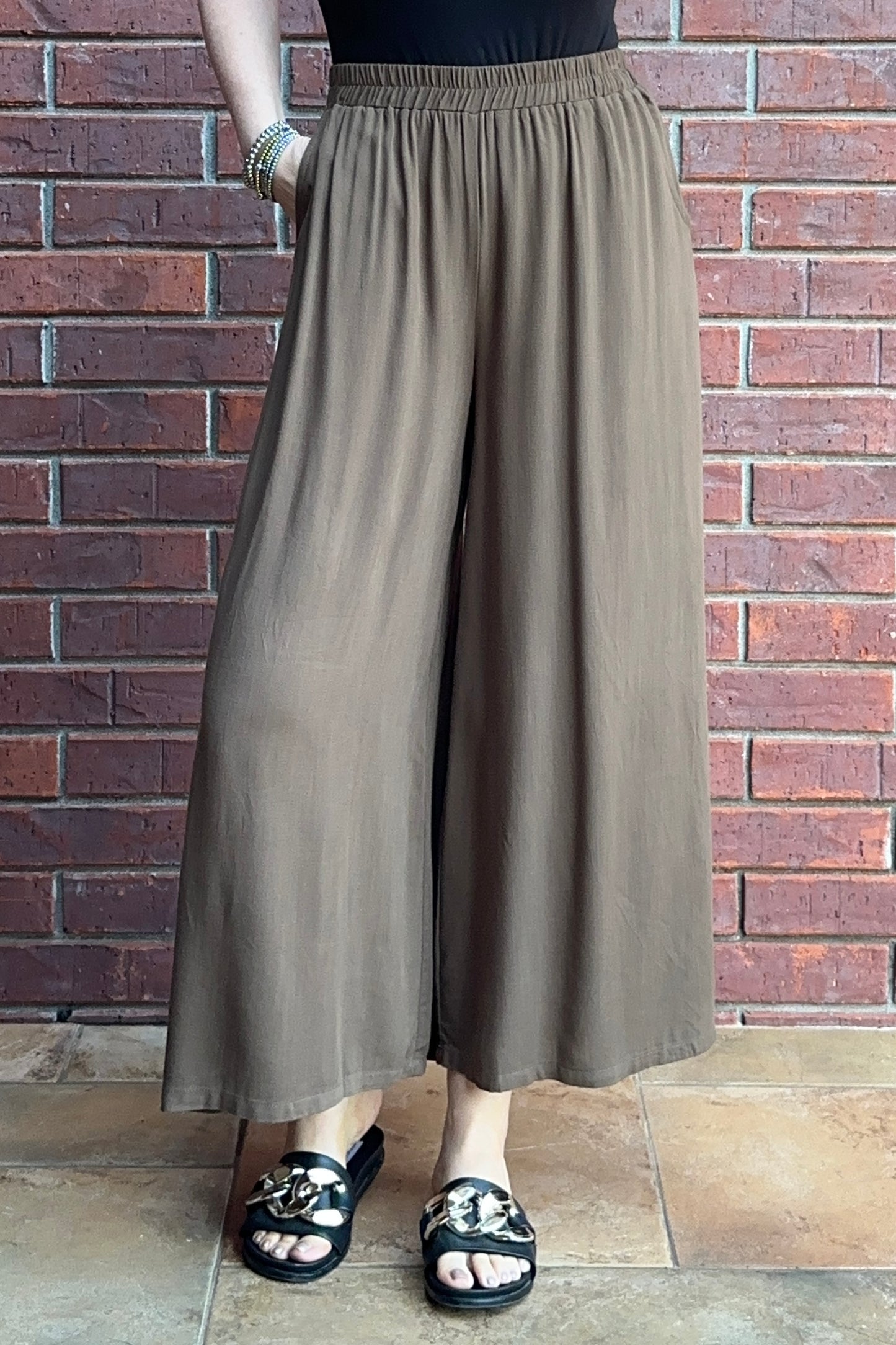 Elastic Waist Pleated Pants