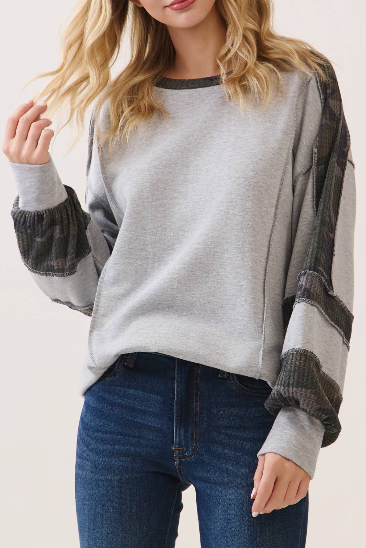 Camo Contrast Sleeve Pullover Top