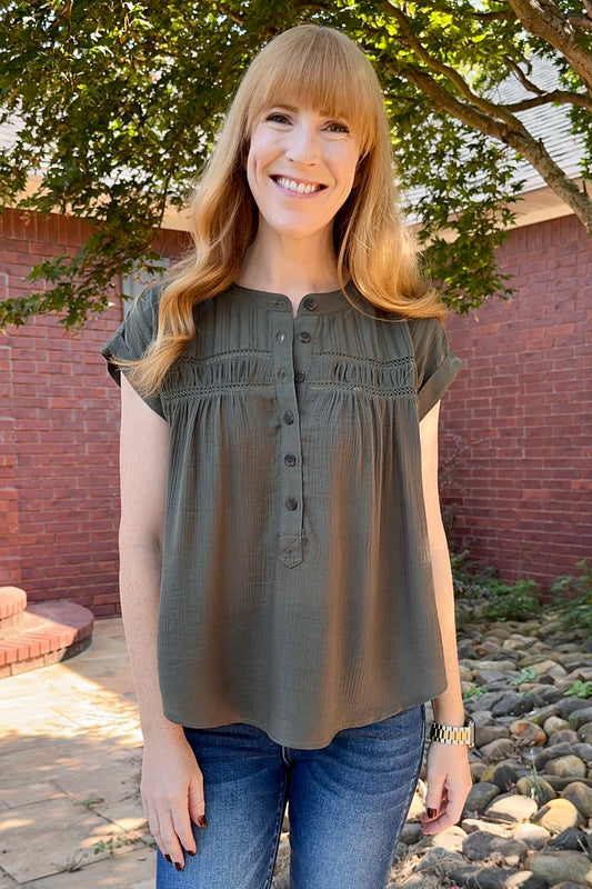 EYELET TRIM HALF BUTTON SHORT SLEEVE TOP