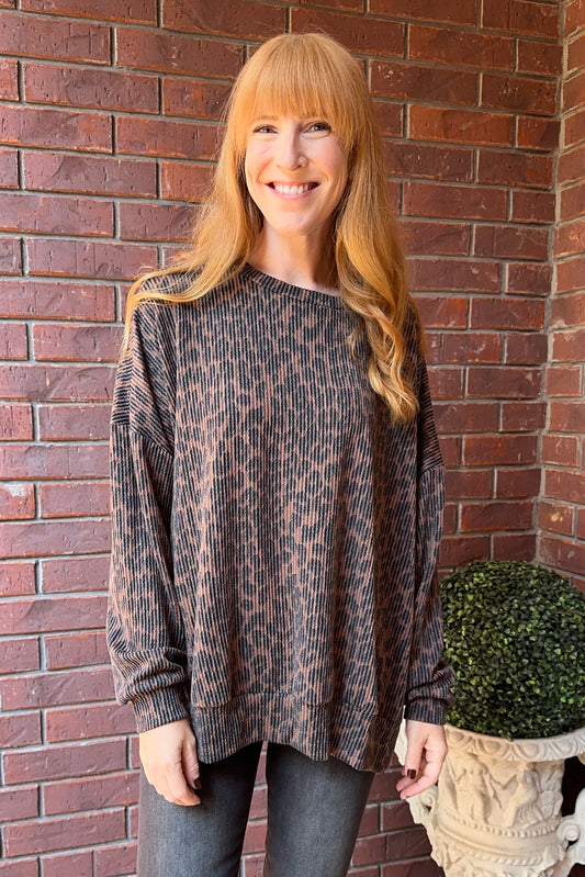 LONG SLEEVE ROUND NECK ANIMAL URBAN RIB TOP